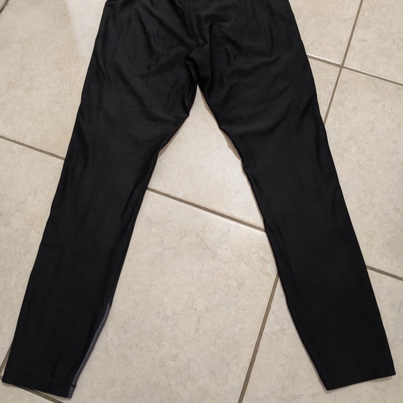 Under Armour HeatGear Capris Leggings - Picture 5 of 7